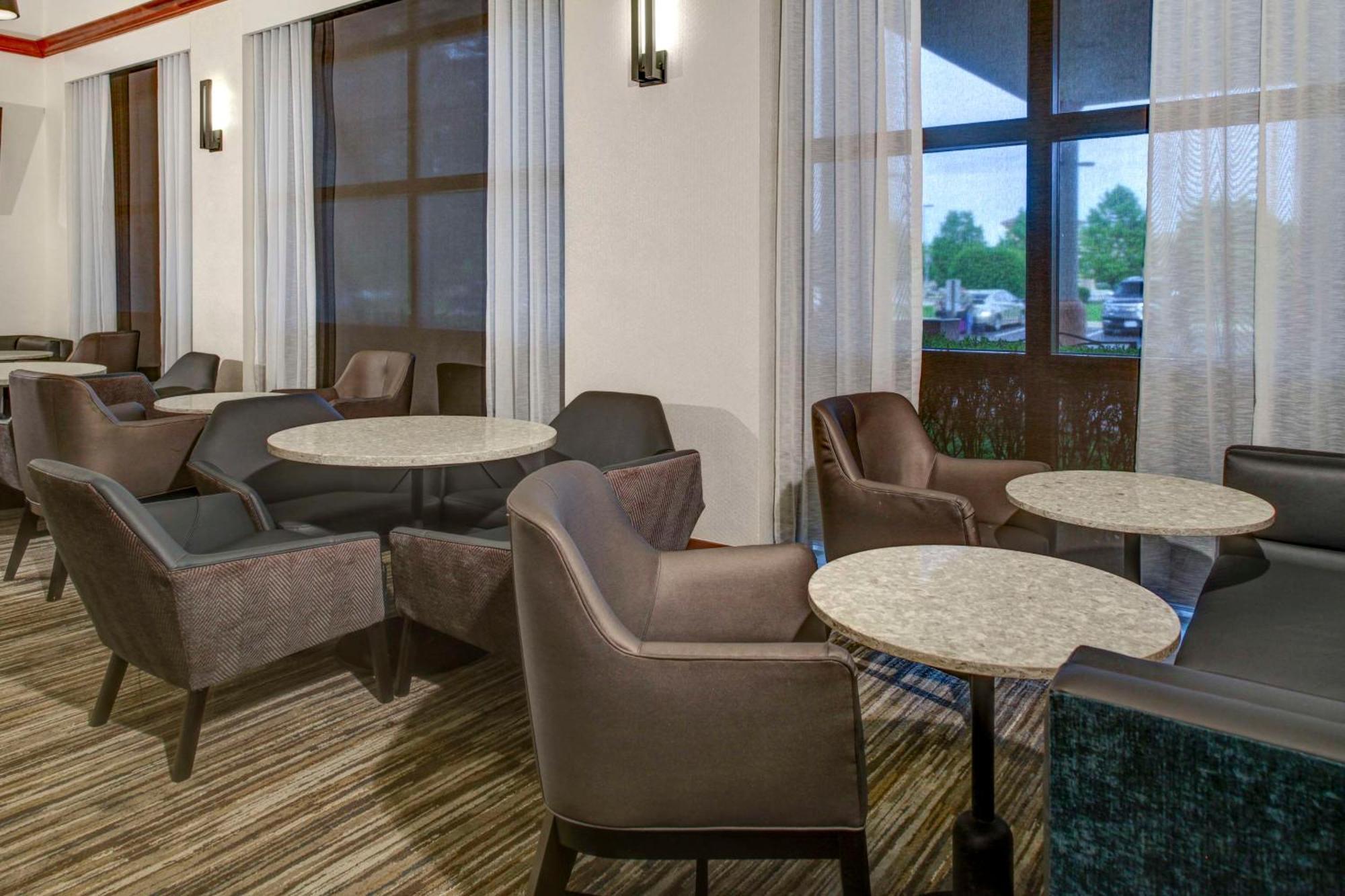 Hyatt Place Louisville-East Esterno foto